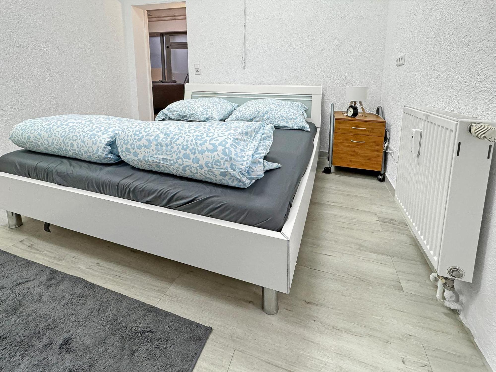 Esslingen am Neckar 2 Zimmer Apartment Fuer 6 P, 15 Min Zum Flughafen מראה חיצוני תמונה